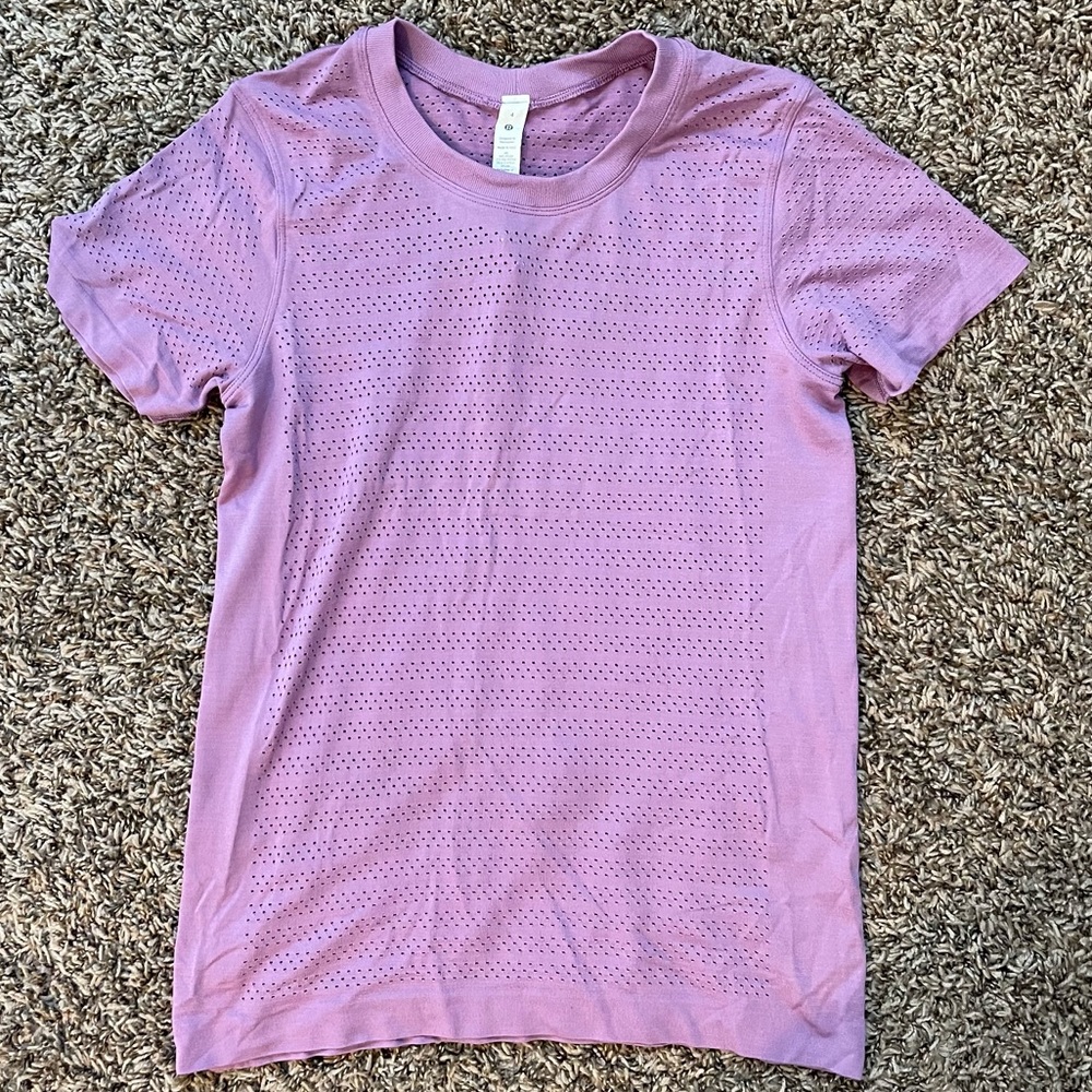 Lululemon swiftly breathe top